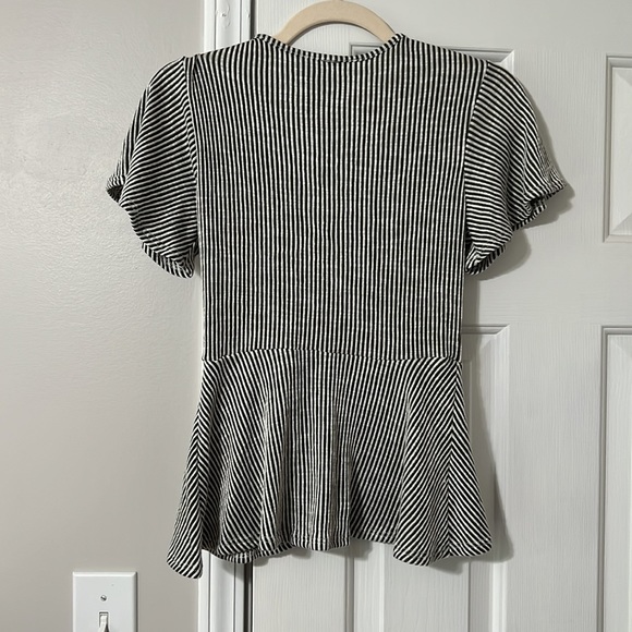 Tie front short sleeve blouse - Picture 2 of 3